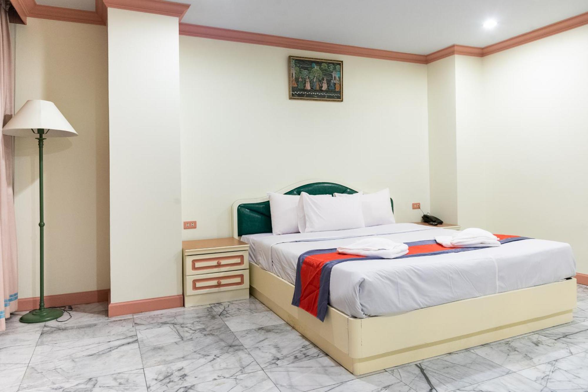 75 Paradise Lane Managed By Loft Group Банкок Екстериор снимка